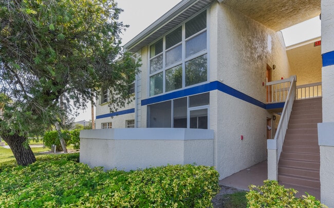 property at 1531 SE Royal Green Cir