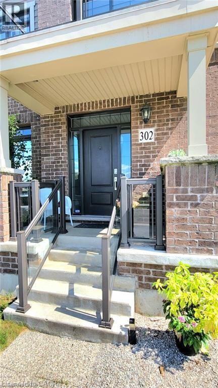 302 Hunter Rd in Grimsby, ON - Building Photo - Building Photo