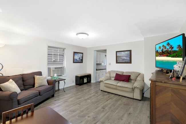 451 NE Taylor St in Minneapolis, MN - Building Photo - Building Photo