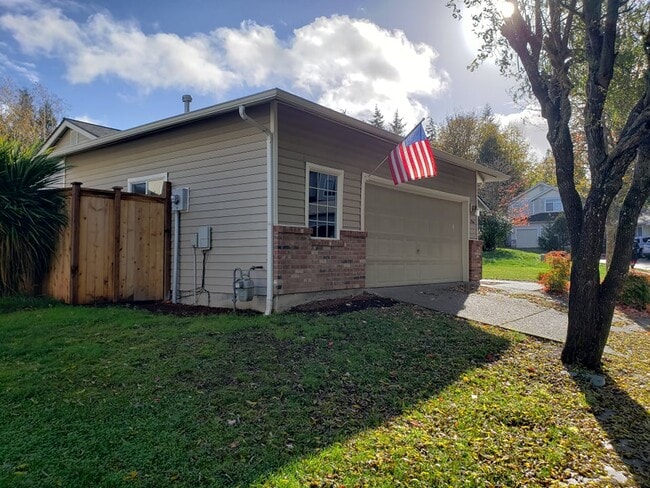 2966 Sprague St in Port Orchard, WA - Building Photo - Building Photo