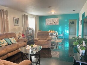161 NW 35th St in Miami, FL - Building Photo - Building Photo