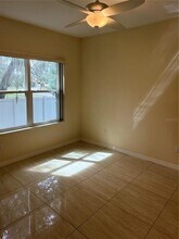 2054 Royal Vista Ct in Orlando, FL - Building Photo - Building Photo