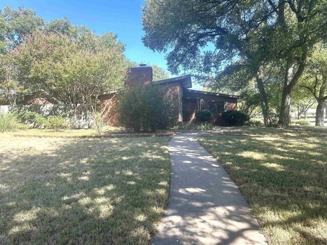 2400 Martin St in Wichita Falls, TX - Building Photo - Building Photo