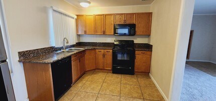600 Essex E Dr in Las Vegas, NV - Building Photo - Building Photo