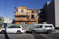 11731 Runnymede St in North Hollywood, CA - Foto de edificio - Building Photo