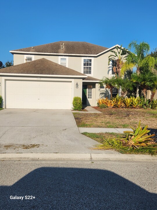 1718 Sawgrass Dr SW in Palm Bay, FL - Foto de edificio