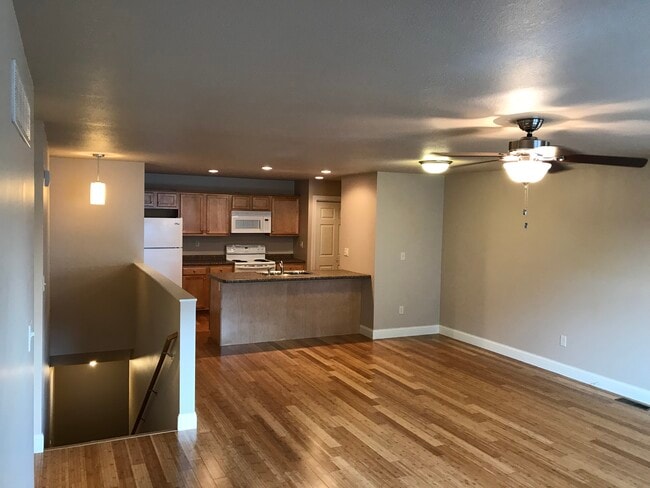 107 Scenic Drive in Goodfield, IL - Building Photo - Building Photo