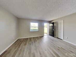 2731 Greenwood Ln W in Middleburg, FL - Building Photo - Building Photo