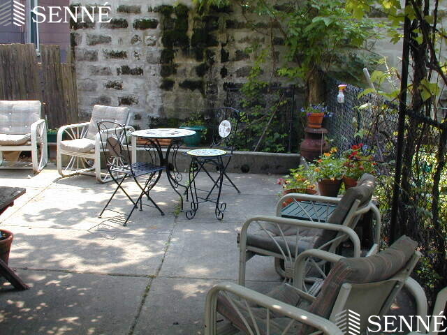 11 Thorndike St, Unit 2 in Somerville, MA - Building Photo - Building Photo