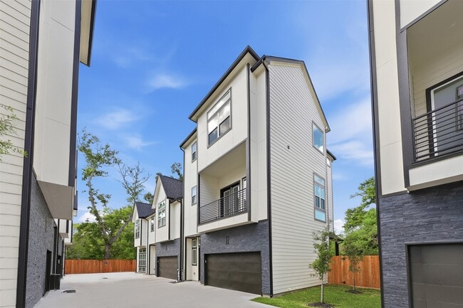 property at 1913 Hoskins Dr