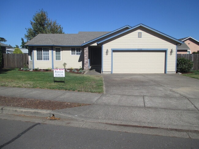property at 1335 W Locust St
