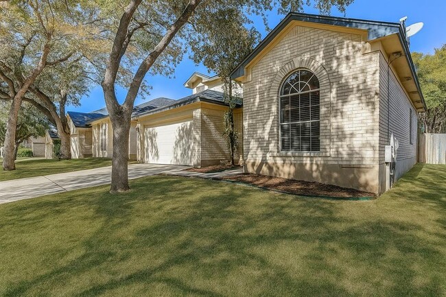 property at 2016 Ravenscroft Dr