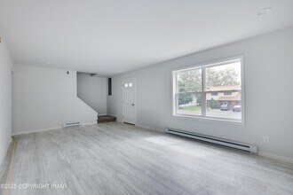 458 Country Pl Dr in Tobyhanna, PA - Building Photo - Building Photo