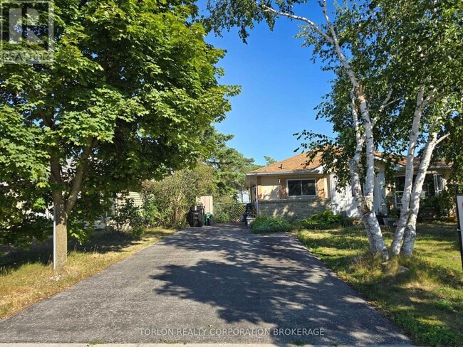 property at 33 Browning Trail
