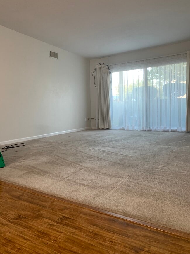 property at 1662 Brownstone Blvd