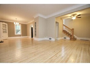 1039 23rd Ave SE in Minneapolis, MN - Building Photo - Building Photo