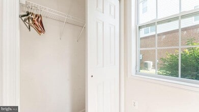 23100 Dunlop Heights Terrace in Ashburn, VA - Building Photo - Building Photo