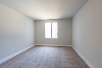 Woodvale Apartments in Silver Spring, MD - Building Photo - Interior Photo