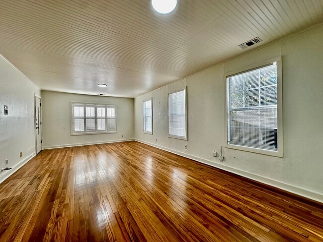 612 Florence St in Kerrville, TX - Building Photo - Building Photo