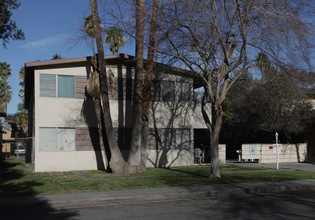 Potomac Apartments in Riverside, CA - Foto de edificio - Building Photo