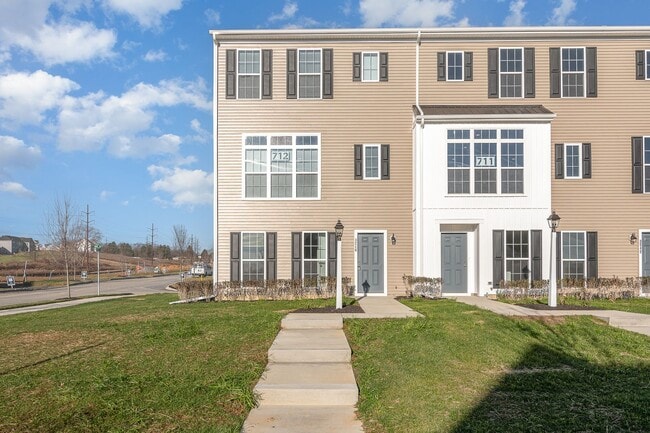 3246 Parade St in Mechanicsburg, PA - Building Photo - Building Photo