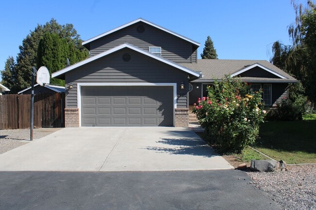 property at 4805 S Fruitland St