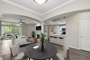 Allure North Dallas in Dallas, TX - Building Photo