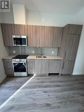 430-430 Square One Dr in Mississauga, ON - Building Photo - Building Photo