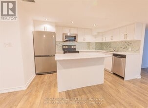 388 Becker Rd in Richmond Hill, ON - Building Photo - Building Photo