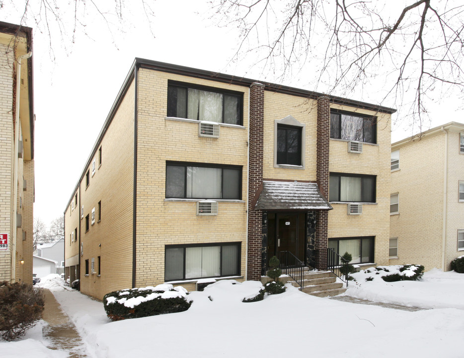 1471 W Ashland Ave in Des Plaines, IL - Foto de edificio