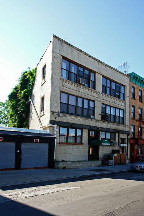 395-397 Smith St in Brooklyn, NY - Building Photo