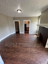311-313 W Burgess St in Pittsburgh, PA - Building Photo - Building Photo