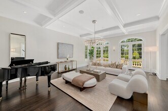 828 North Street in Greenwich, CT - Foto de edificio - Building Photo