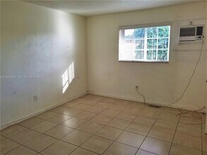 50 W 4th St in Hialeah, FL - Building Photo - Building Photo