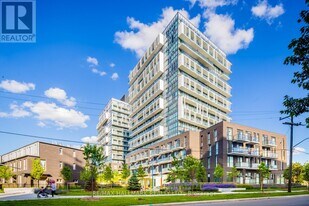 128 Fairview Mall Dr in Toronto, ON - Building Photo