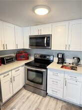 5032 Spencer St in Las Vegas, NV - Building Photo - Building Photo