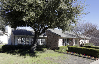 Meadows in Lancaster, TX - Building Photo - Building Photo