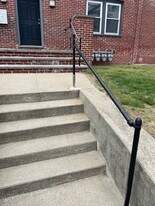 10 Dickinson Ave, Unit 1st Floor in North Providence, RI - Building Photo