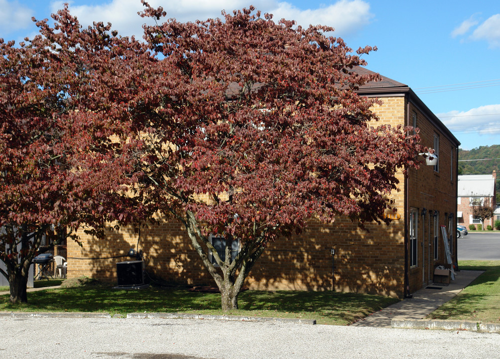 5104 Venable Ave SE in Charleston, WV - Building Photo