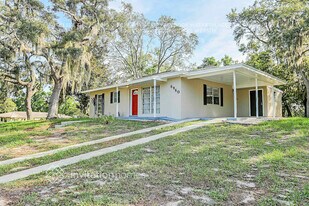 6960 Treehaven Dr in Spring Hill, FL - Building Photo