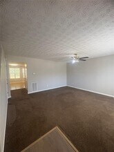 5863 Strathmoor Manor Cir in Lithonia, GA - Building Photo - Building Photo