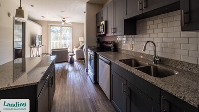 1001 Linger Longer Dr in Summerville, SC - Building Photo - Building Photo