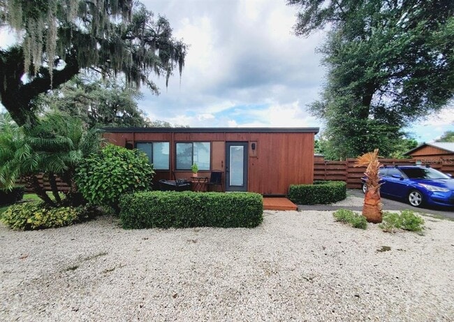 property at 11008 US-301