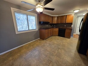 1904 Parr Lake Dr in Newburgh, NY - Building Photo - Building Photo