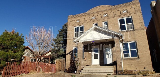 property at 2914 N York Ct