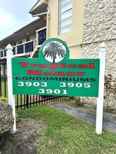 3905 SW 78th Ct in Miami, FL - Building Photo - Building Photo