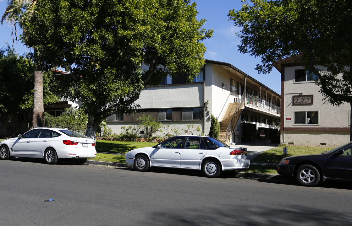 224 N Belmont St in Glendale, CA - Building Photo