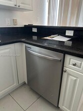 12488 SW 126th Ave in Miami, FL - Foto de edificio - Building Photo