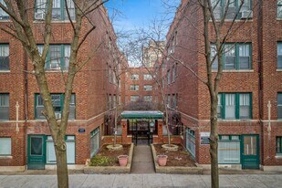 626 W Arlington Pl, Unit 638.5-GDN in Chicago, IL - Building Photo