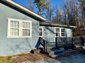 51 Shields Ln in London, KY - Building Photo